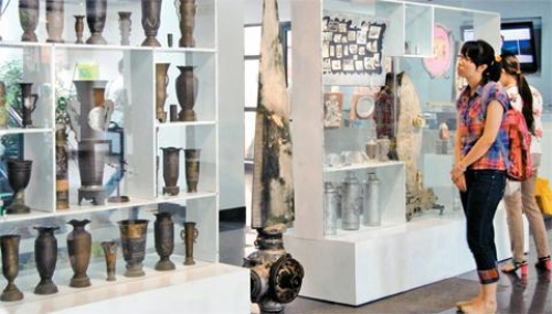 ຖະໜົນເຄີມທຽນ - ຄວາມຊົງຈຳແຫ່ງສົງຄາມ ຊຶ່ງແມ່ນຄວາມງາມຂອງການດຳລົງຊີວິດປະຈຸບັນ